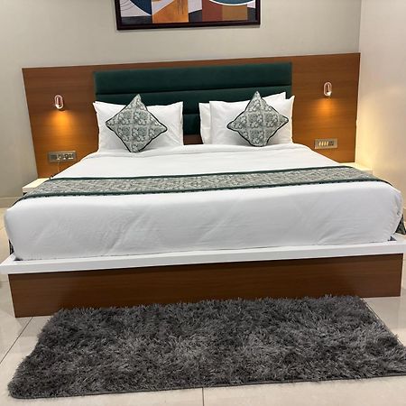 Hotel The Crown Inn Jhunjhunu Экстерьер фото