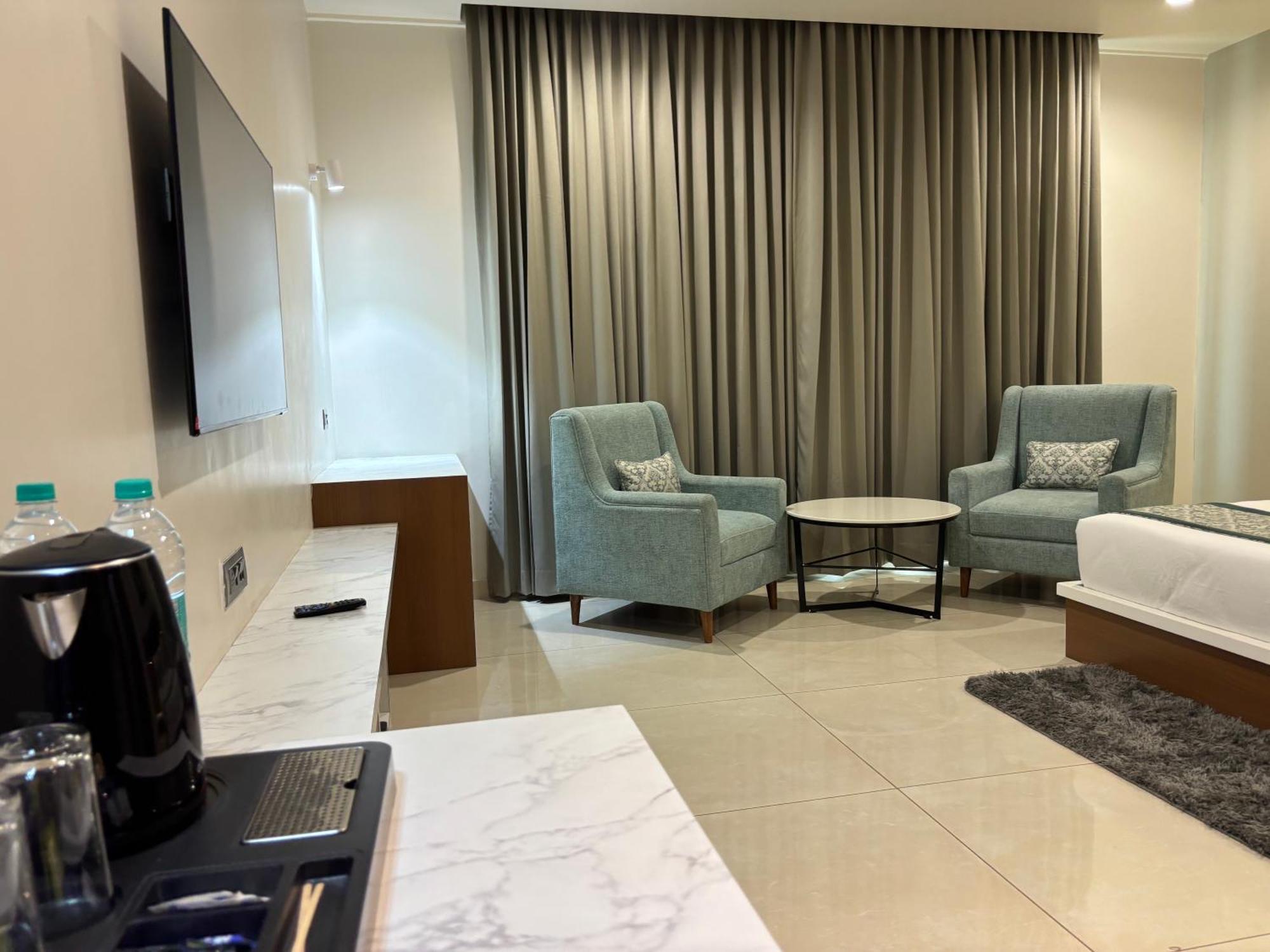 Hotel The Crown Inn Jhunjhunu Экстерьер фото