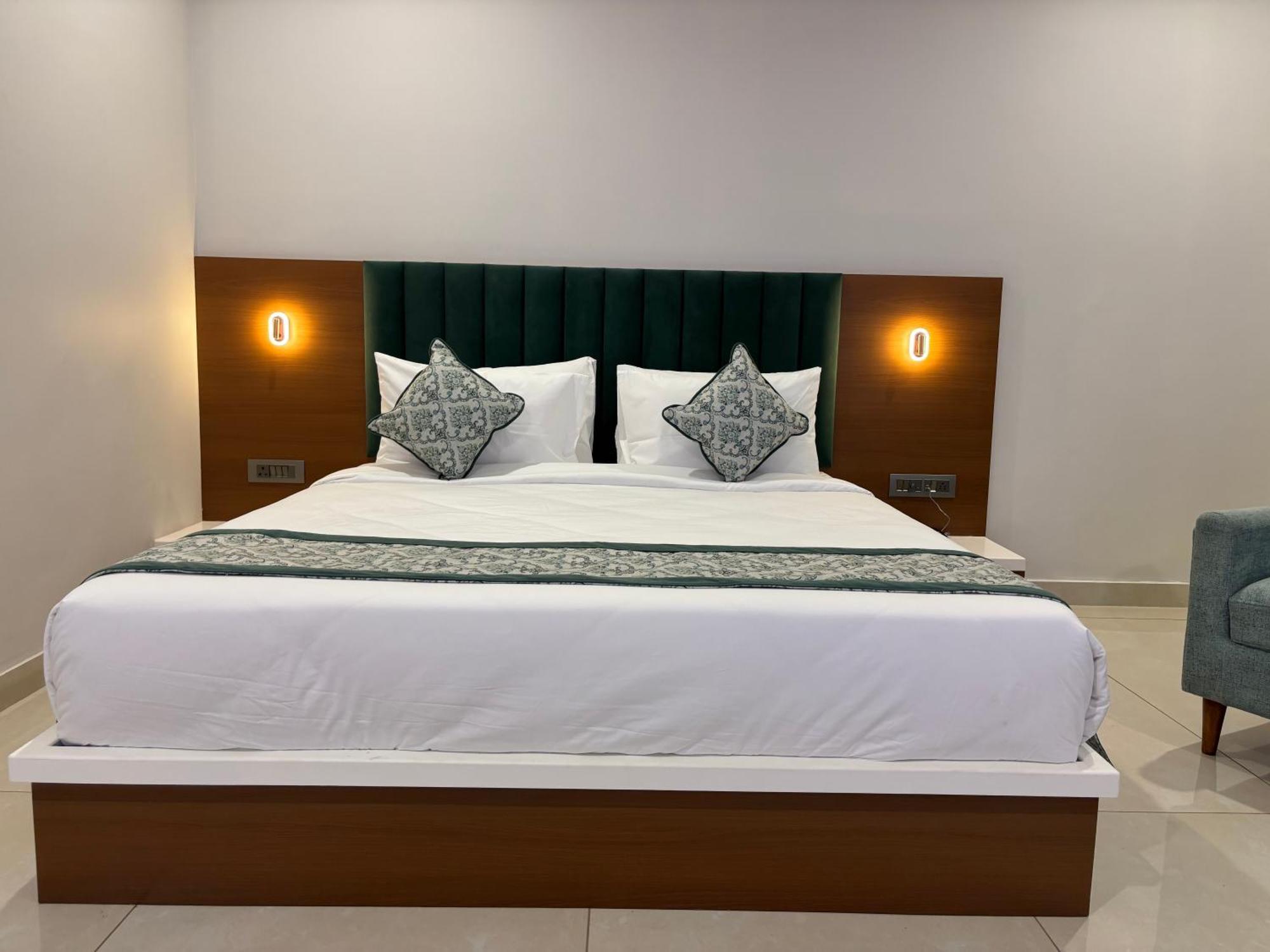 Hotel The Crown Inn Jhunjhunu Экстерьер фото