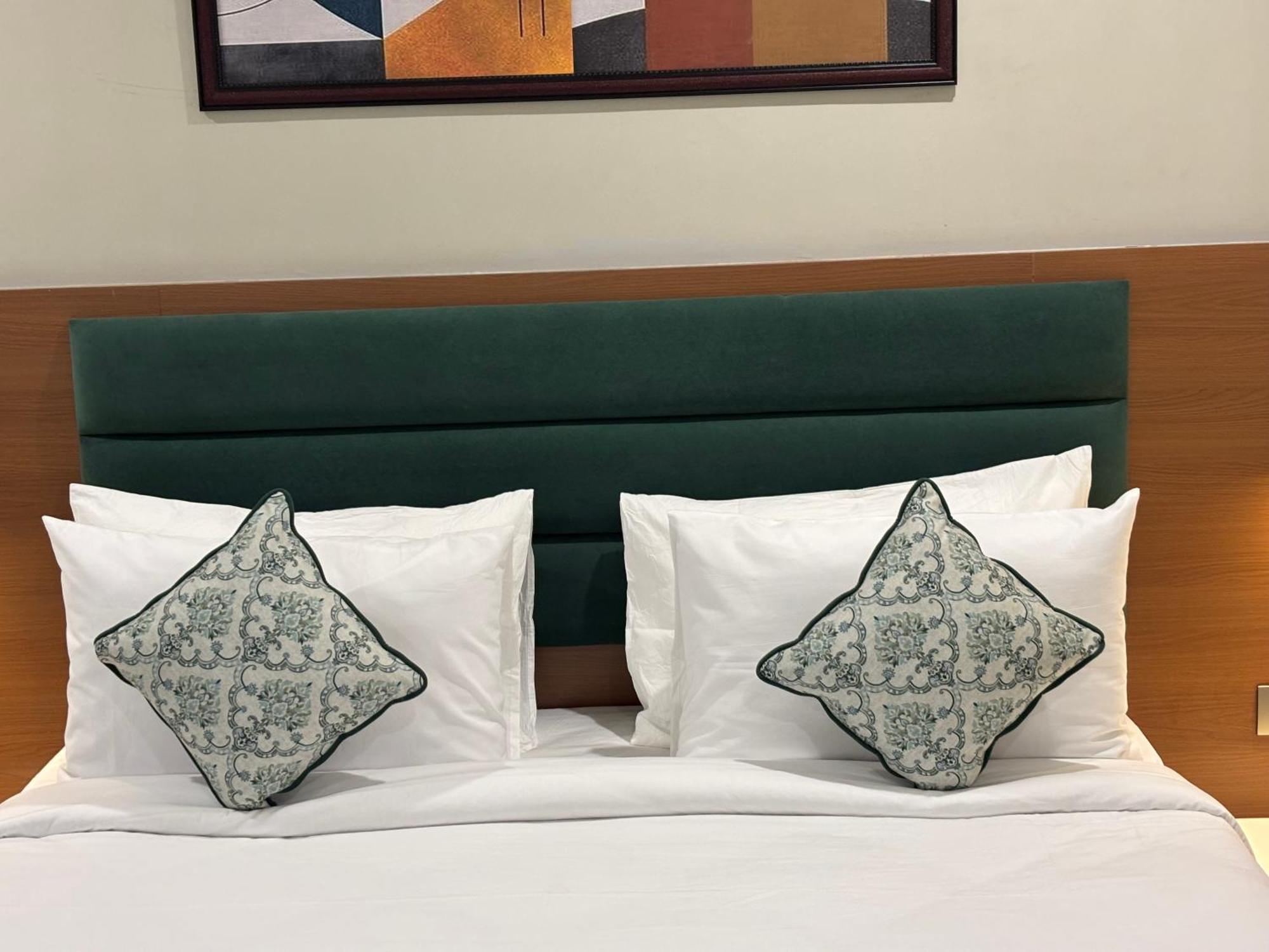 Hotel The Crown Inn Jhunjhunu Экстерьер фото
